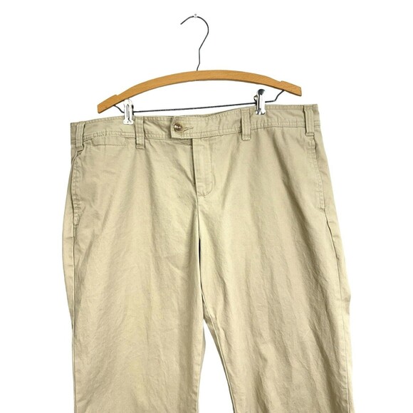 Gap Favorite Khaki Capri Women’s Sz 16 Flat Front Tan Pockets Capri Pants - Picture 2 of 12
